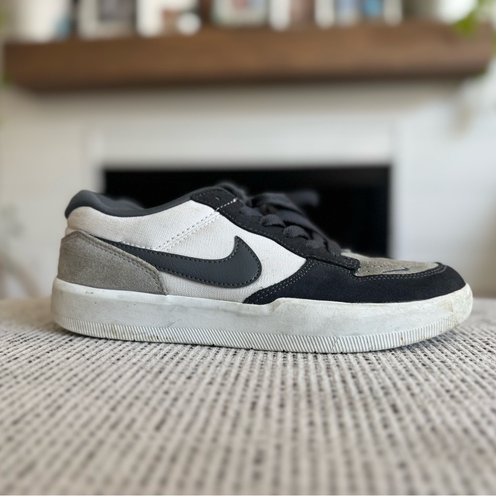 Nike SB Men’s size 6